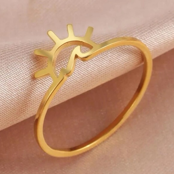 Sun and Ocean Wave Ring - Picture 2 of 5